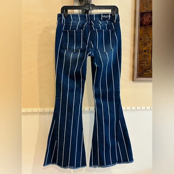 Flare/ bootcut/ bell bottom jeans w/ frayed hem striped Mid rise. Grace in LA 28 - Picture 6 of 12